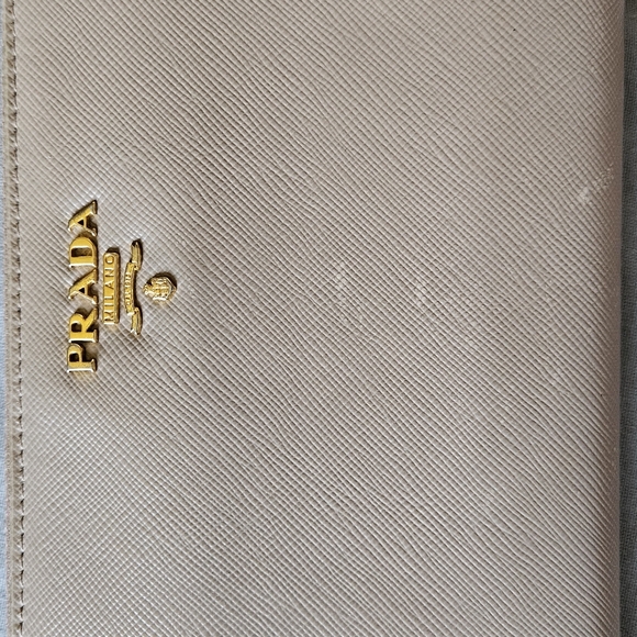 Prada Wallet - Picture 4 of 15